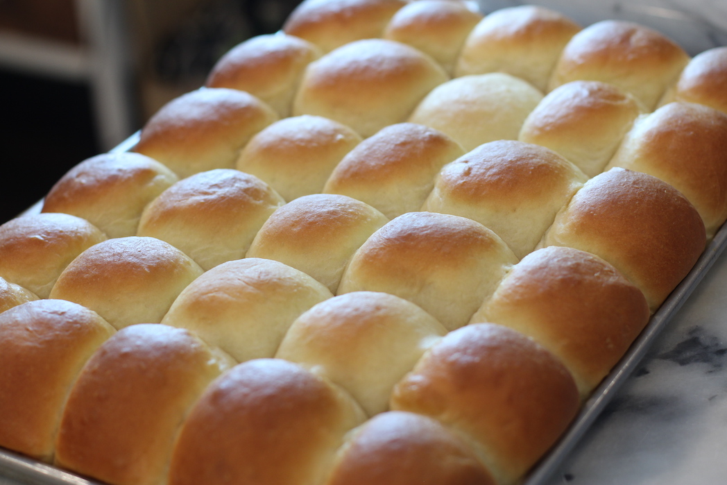 Big Batch Dinner Rolls | EASY | Makes 30 | SisterDIY.com